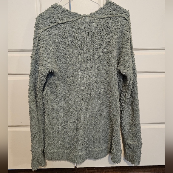 Abercrombie boucle sweater size small - Picture 3 of 3